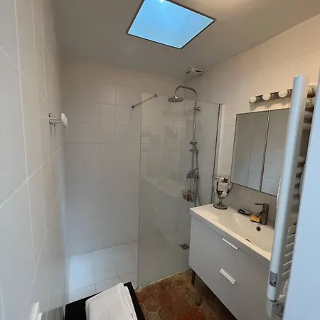 Location Charmante A Avec Terrasse Et Chemineea Hébergement de vacances *