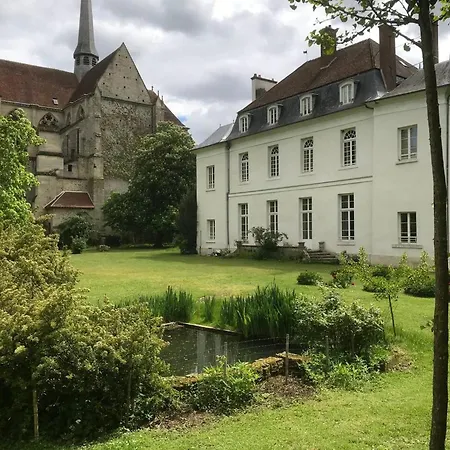 Location Charmante A Avec Terrasse Et Chemineea Hébergement de vacances *